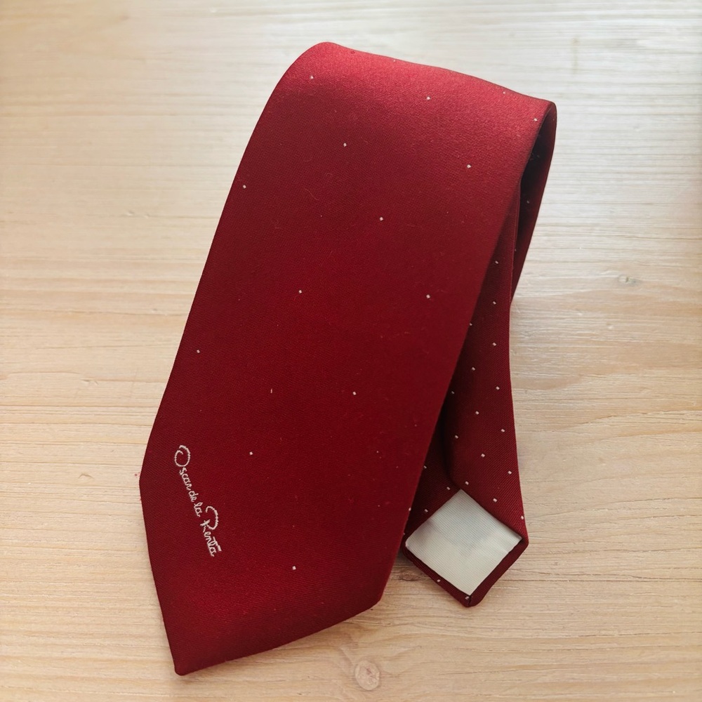 Oscar de la‎ Renta Red Burgundy Tie with Subtle Dots Holiday Luxury Designer